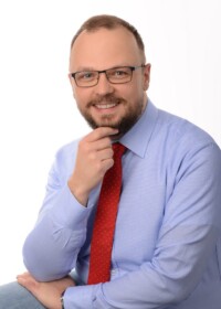 dr Wiktor Tokarski