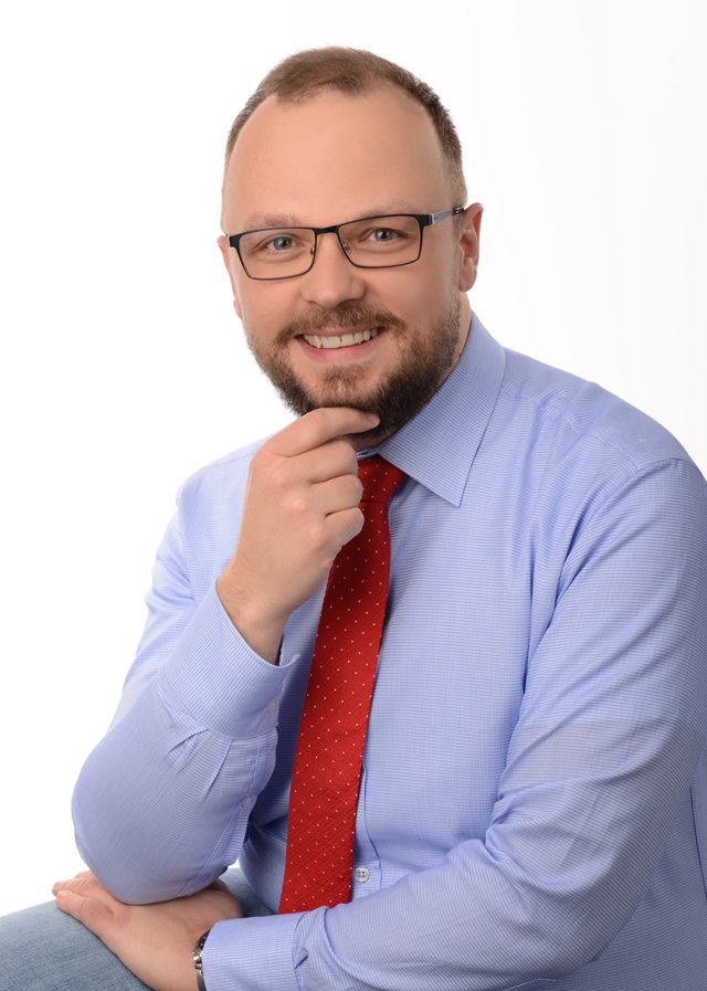 dr Wiktor Tokarski